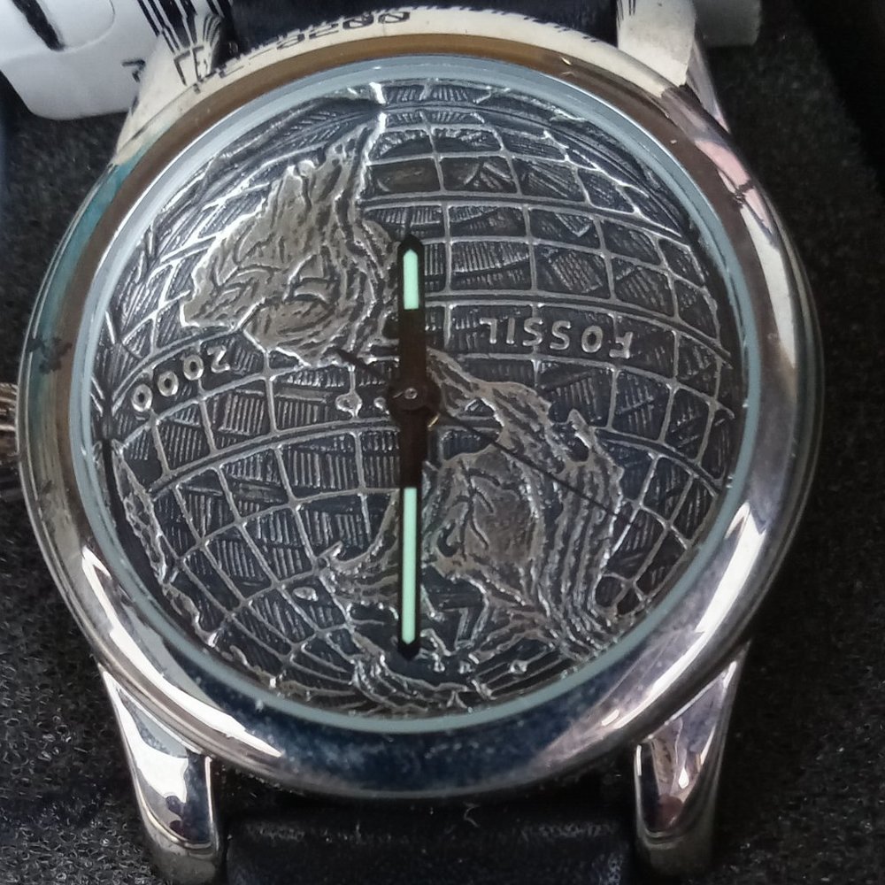 Fossil Authentic  Men's watch. Brand New.